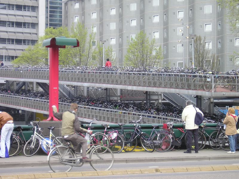 Bike parking ramp near Centraal Station (large)