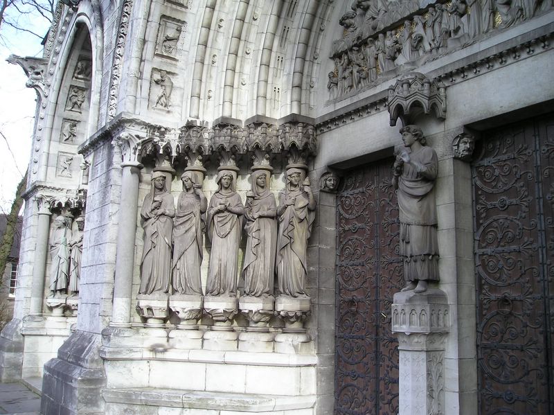 Front of the cathedral (large)