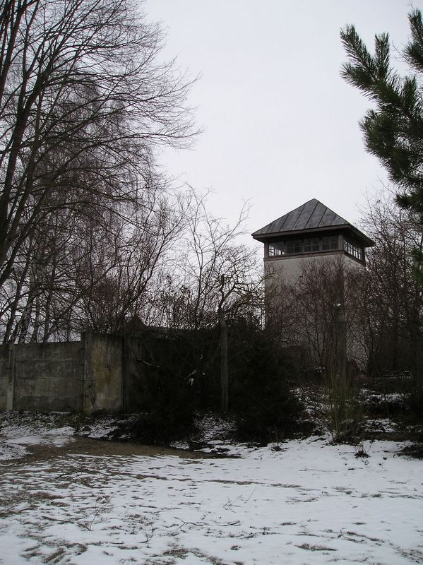 Dachau guard tower (large)