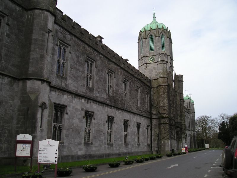 Old building on NUI Galway campus (large)