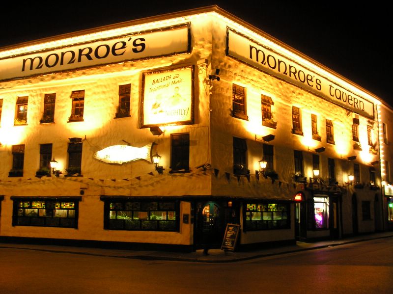 Monroe's Tavern (large)