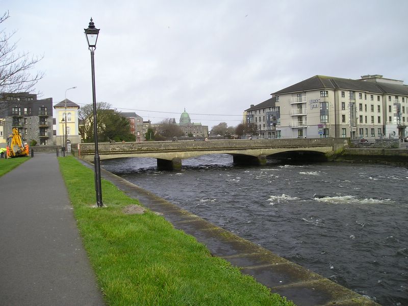 Looking upriver into Galway (large)