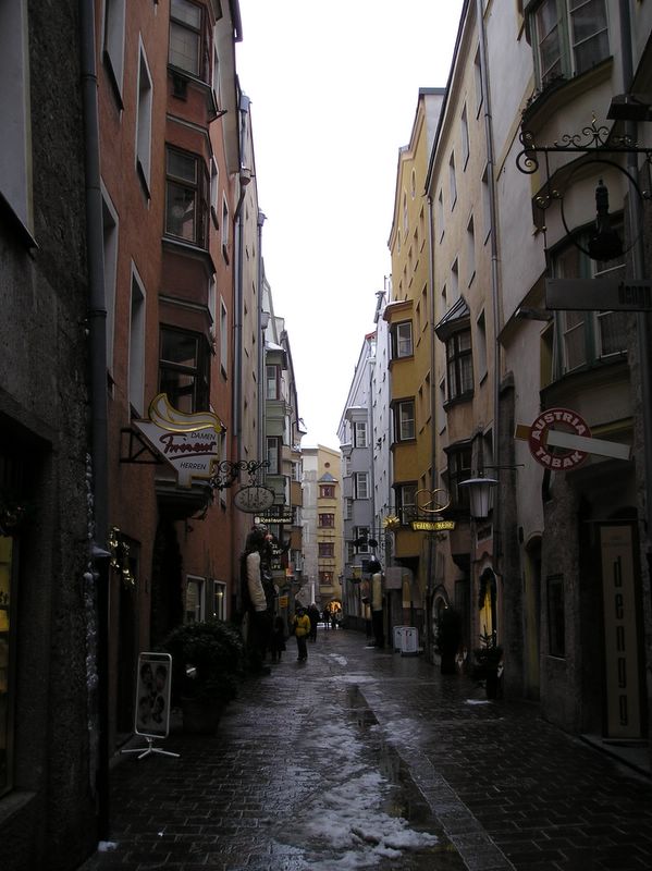 Small streets in Innsbruck (large)