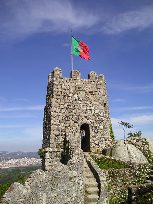Flying the Portugese flag (large)