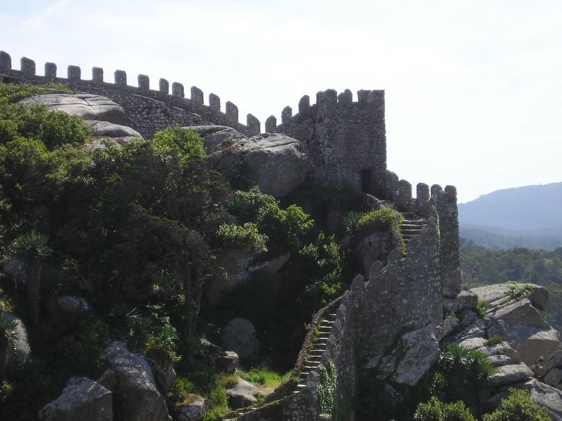 Walls of Castelo dos Mouros (large)