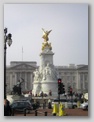 Statue in front of Buckingham Palace