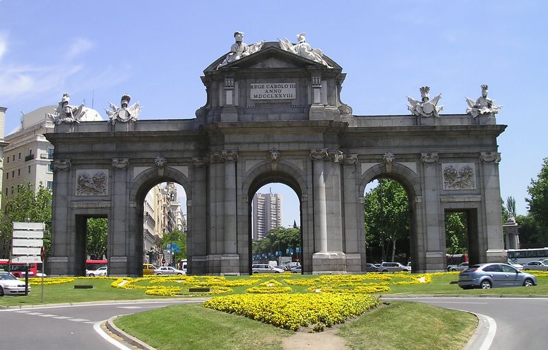Puerta de Alcaná (large)