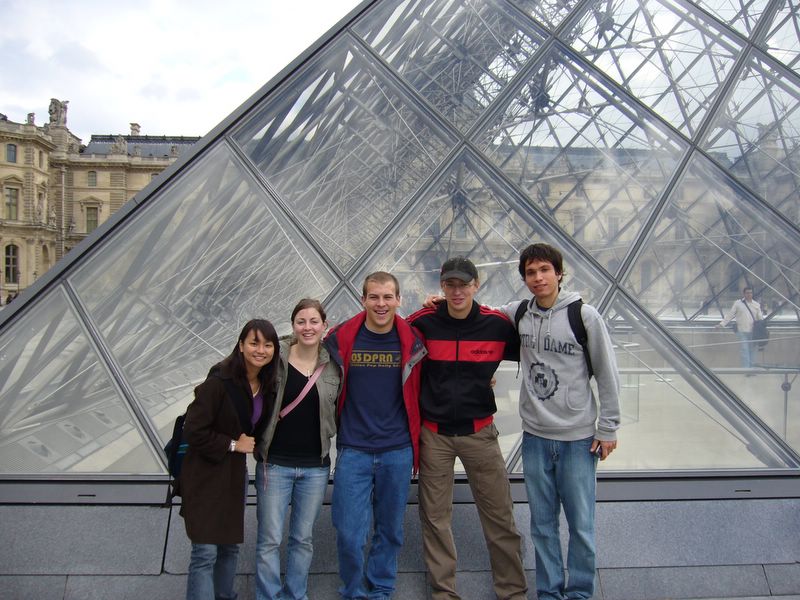 The group outside Musée du Louvre (large)