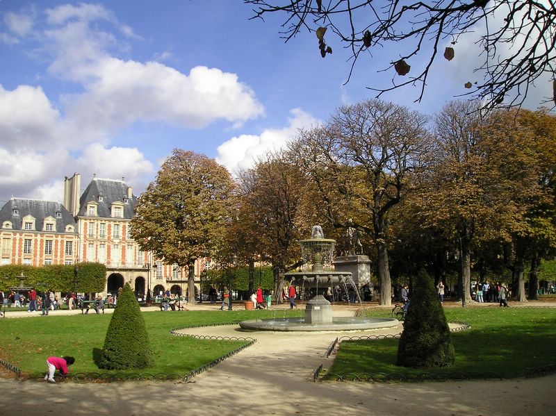 Place des Vosges (large)