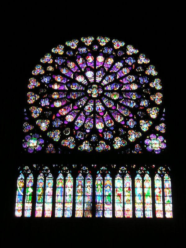 Window in Notre-Dame (large)