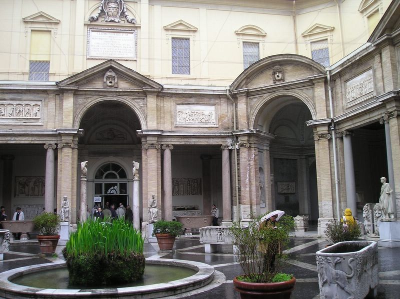 Small courtyard in museum (large)