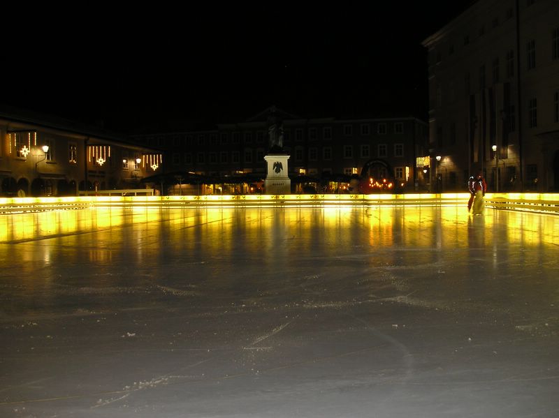 Ice skating rink on Mozartplatz (large)