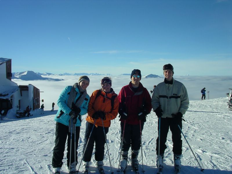 Skiing group (large)