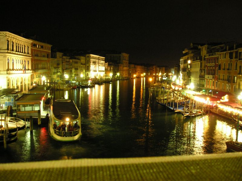 Canal Grande at night (large)