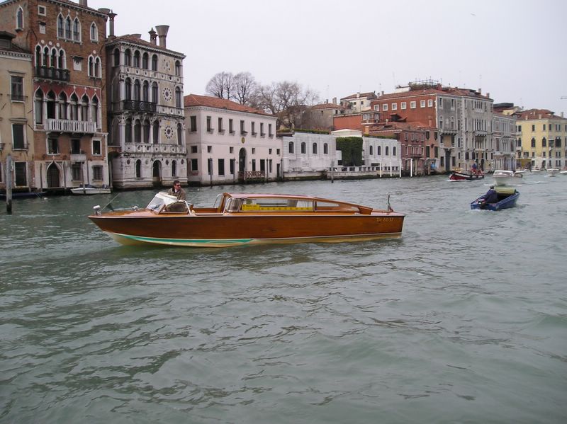 Nice wooden boats (large)