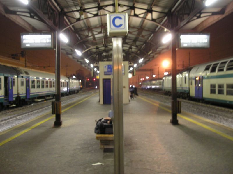 Verona train station at midnight (large)