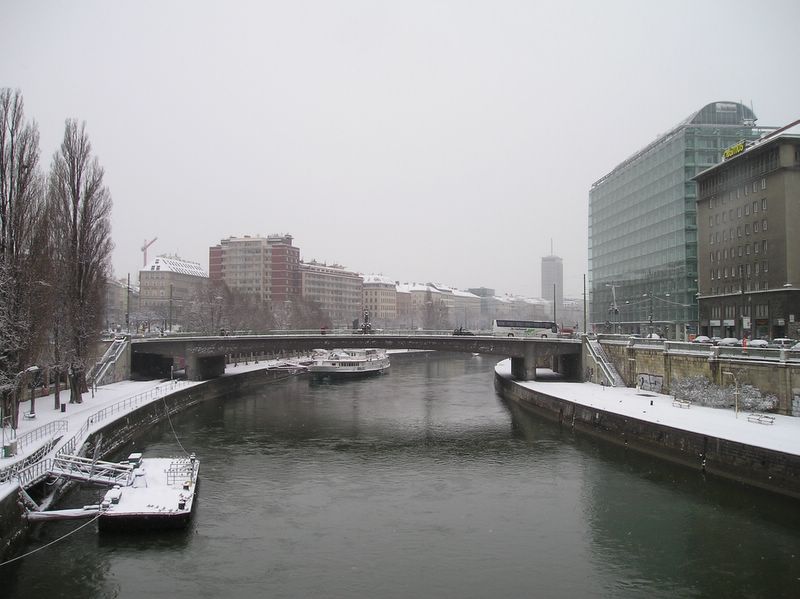 The Donau-kanal (large)